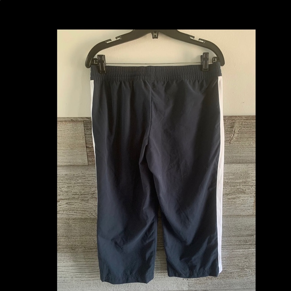 Nike navy/white crop active pants. Size small 4-6 - Picture 2 of 4